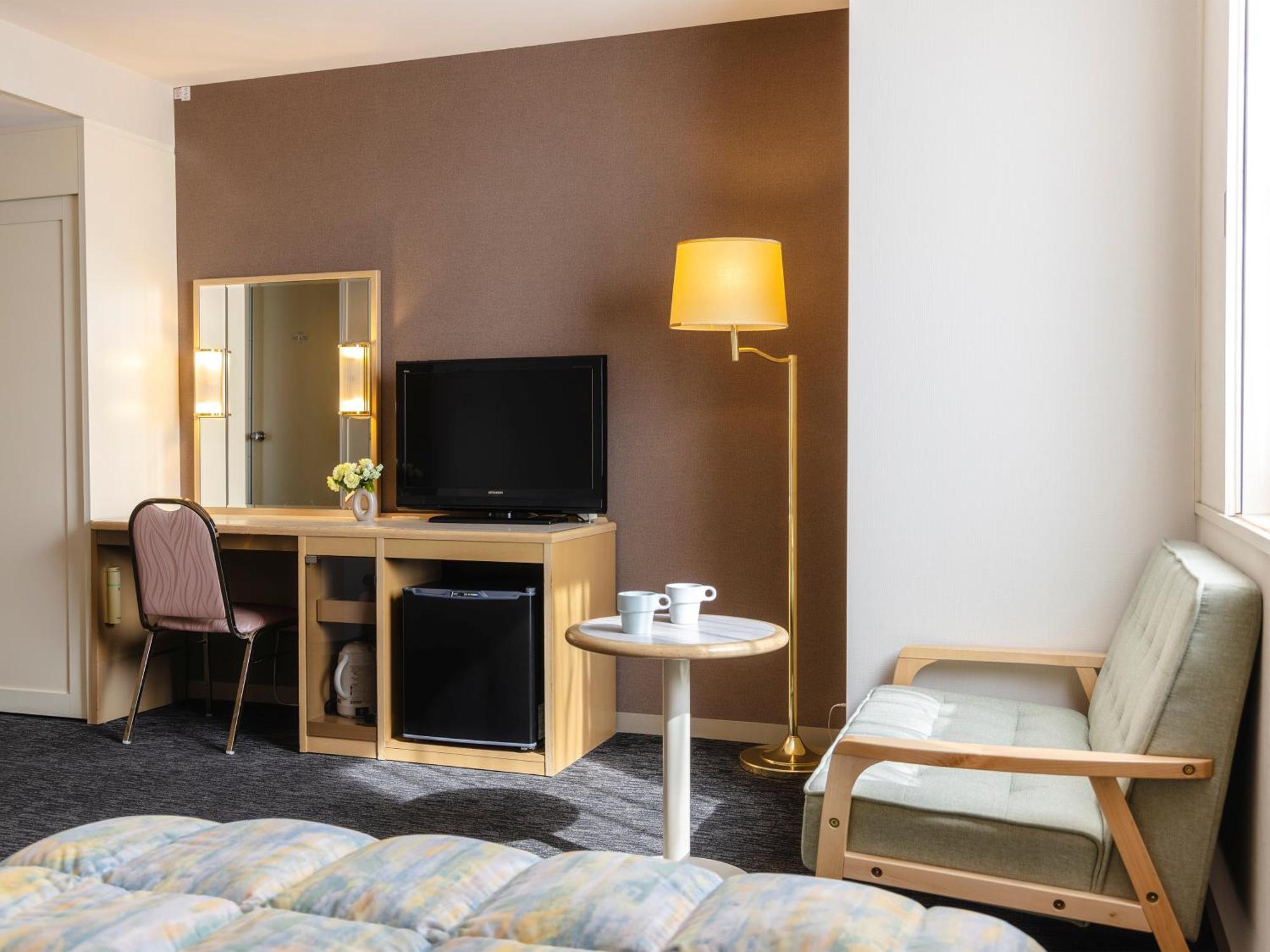 Tsubamesanjo Washington Hotel Bagian luar foto